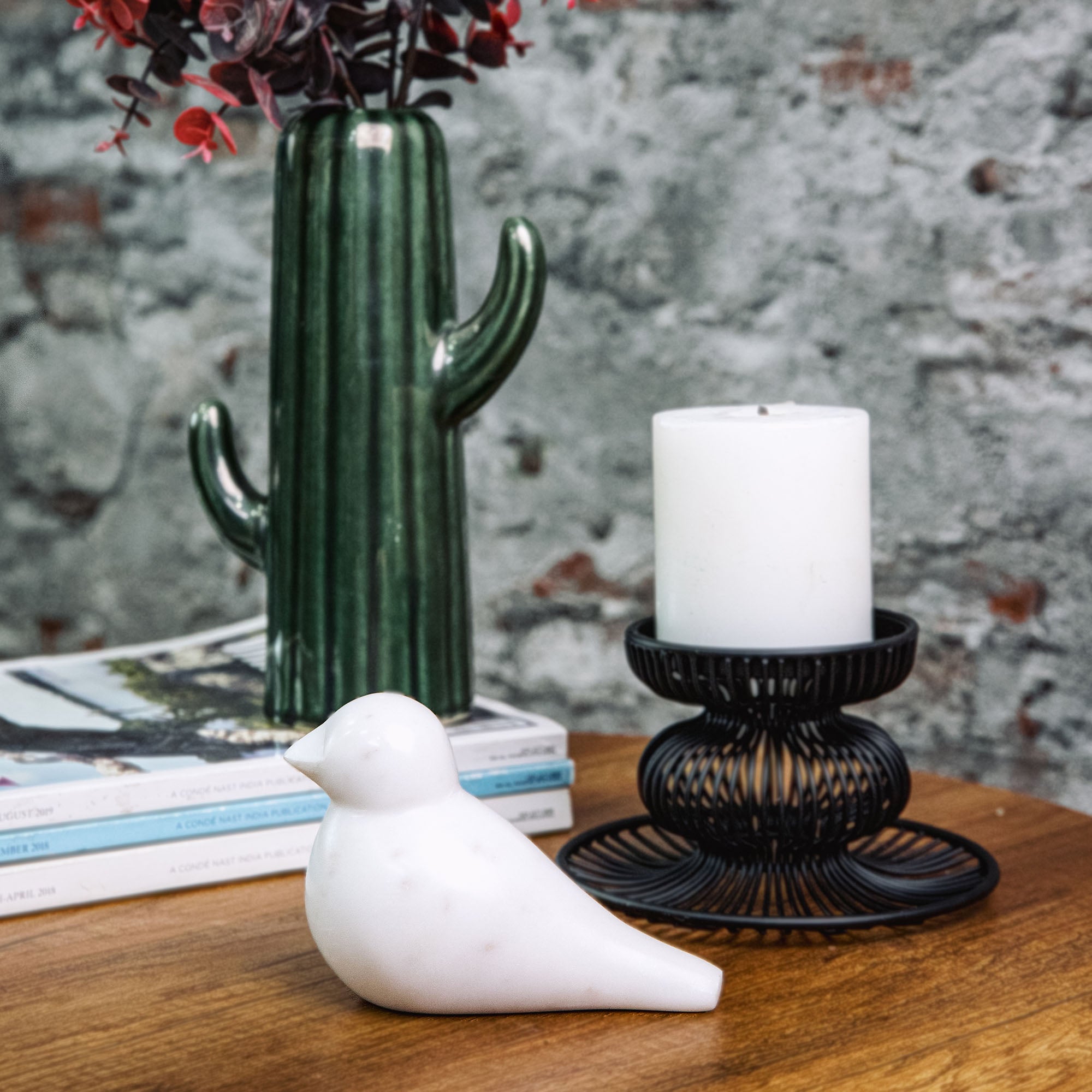 White Marble Bird Décor Accent