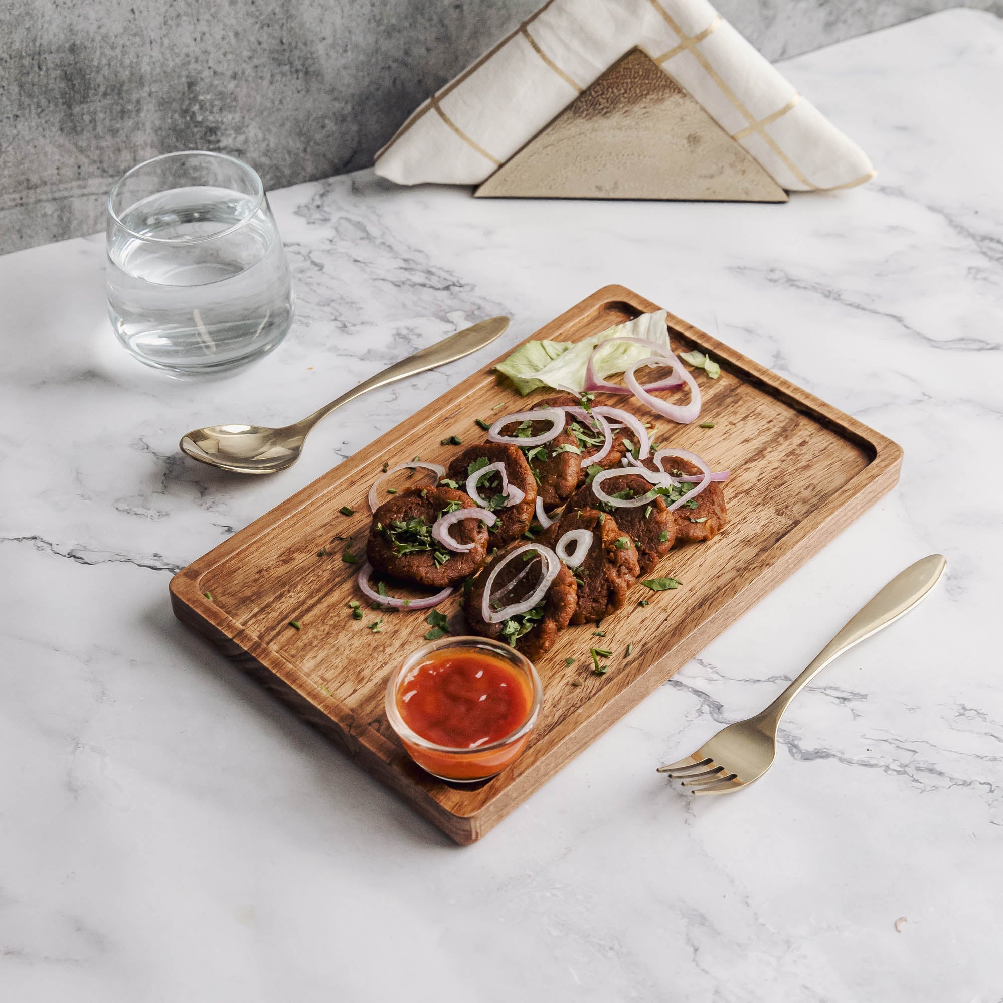 Dahlia Platter cum Serving Tray in Acacia Wood