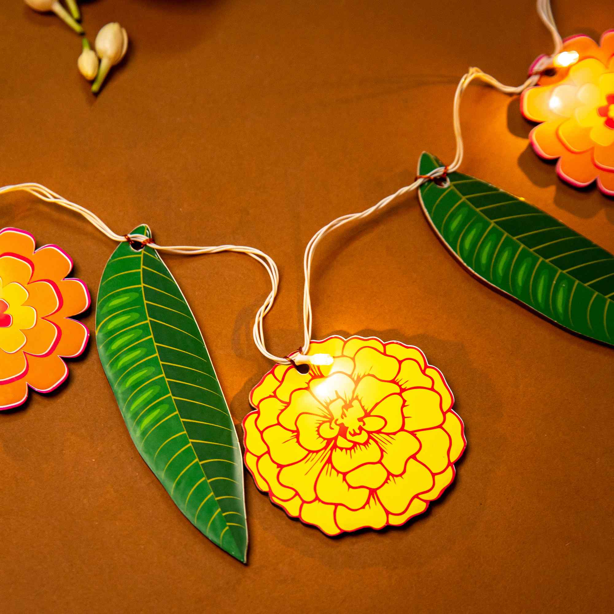 Flower-Leaf Festive Light Bunting